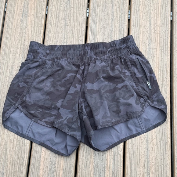 lululemon athletica Pants - Lululemon Athletica Tracker 4” black/grey Camo Athletic Shorts